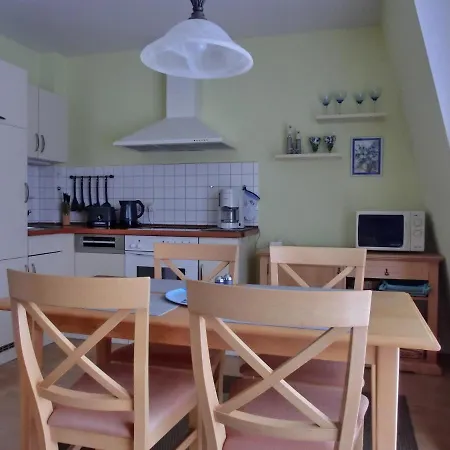 F8 Apartment *